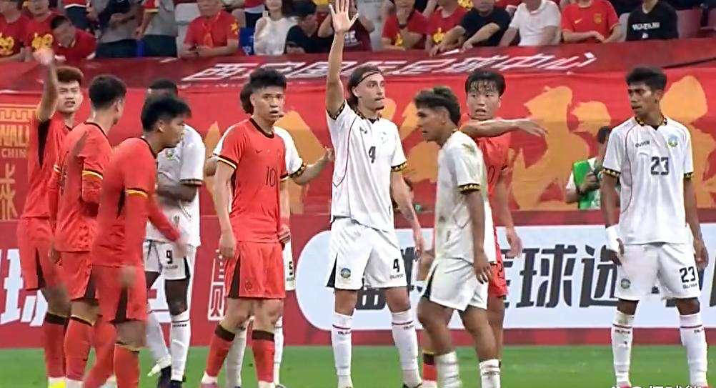 雷速直播-新晋球员表现抢眼，赢得观众喝彩