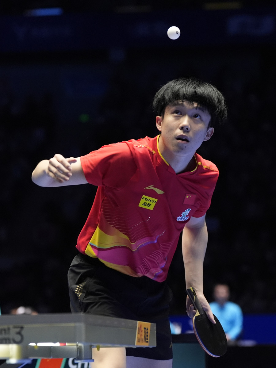 雷速-乒乓球公开赛选手实力激烈争夺，争取胜利