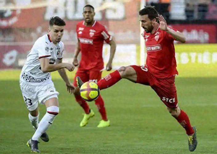 雷速官网下载-阿尔卑斯队主场告捷，提升球队士气